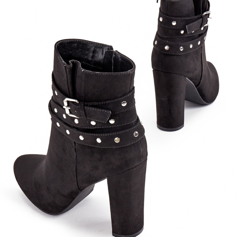 Colah Studded Booties